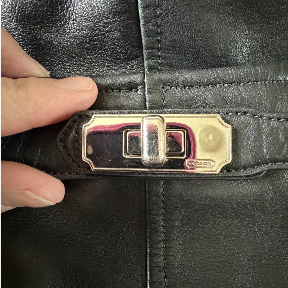 Coach Chelsea Black Leather Hobo Shoulder Bag Turnlock Silver Hardware 17816 - Picture 2 of 13